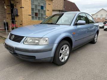 Passat Lim. 1.6 Automatik*Tüv Neu+Anhängerk.