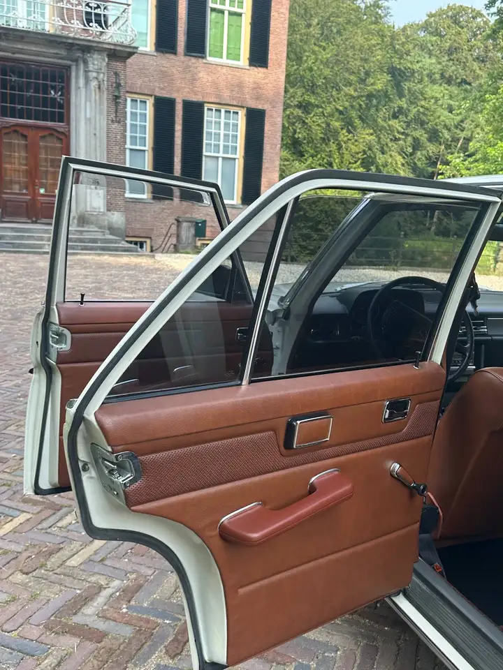 Mercedes-Benz 240 W115 240 D, foto 3