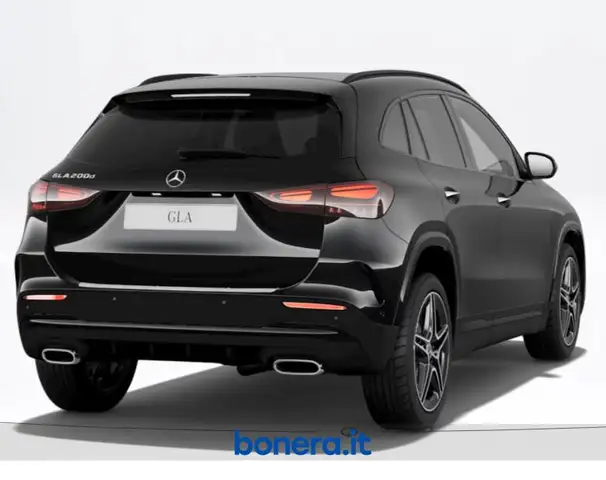 Mercedes-Benz Gla view 3