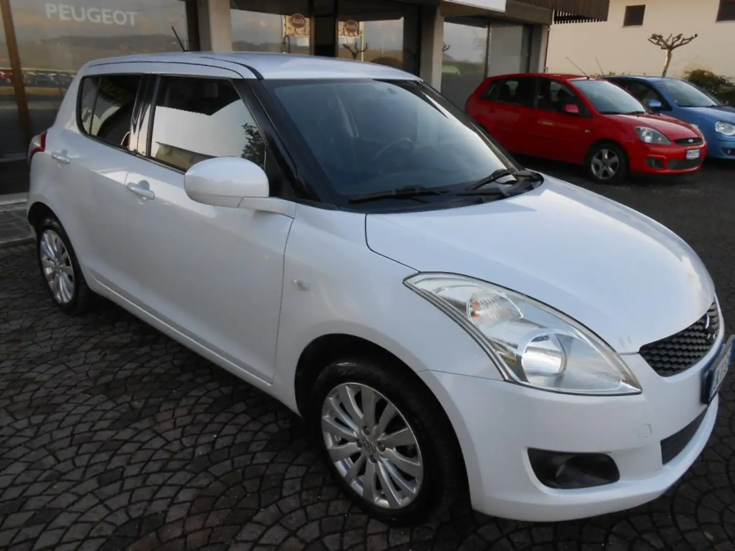 Suzuki Swift 1.2 VVT 4WD 5 porte GL Style Bianco - 2