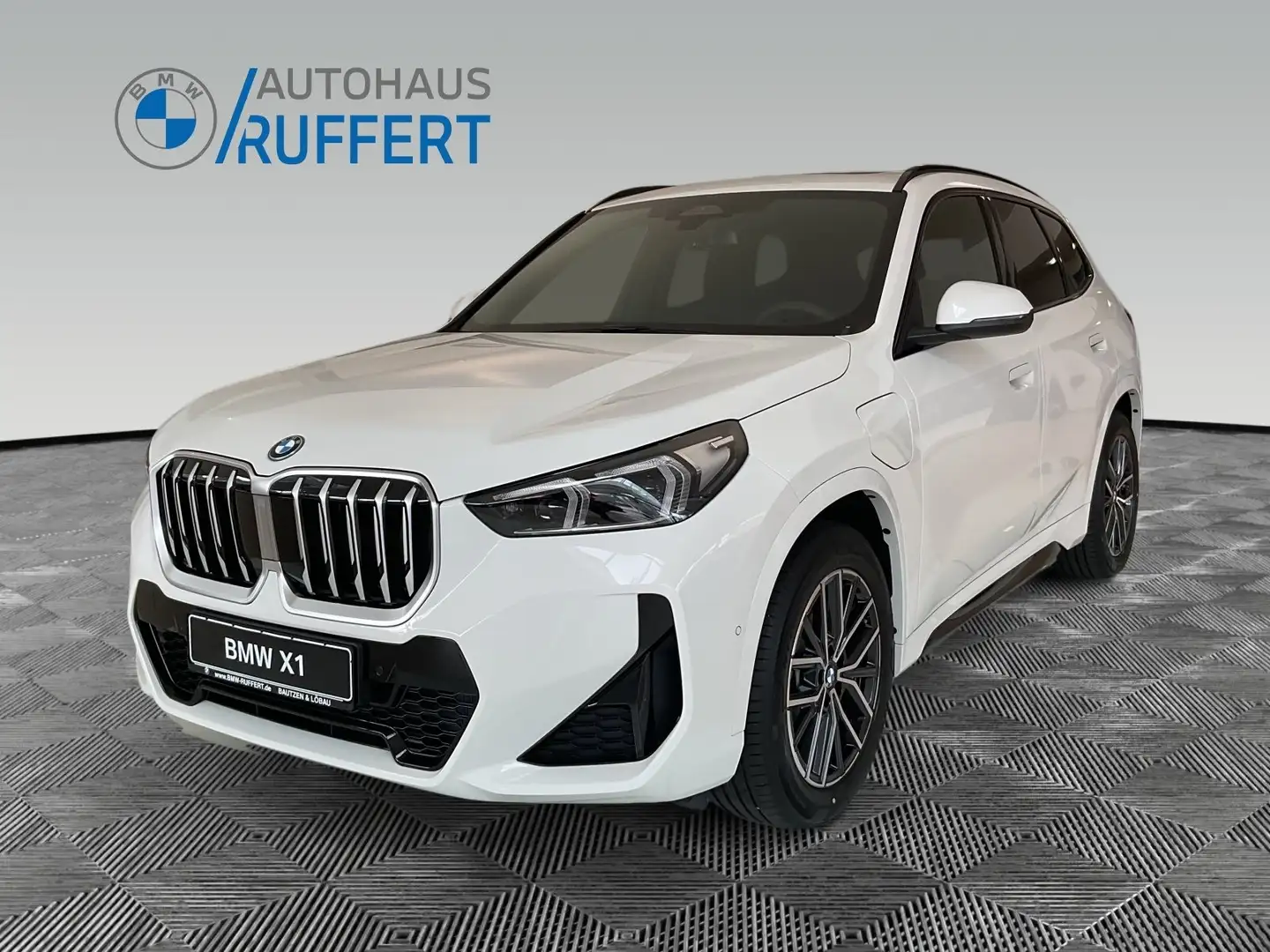 BMW X1 xDrive25e  AHZV Panorama Glasdach DAB Blanc - 1