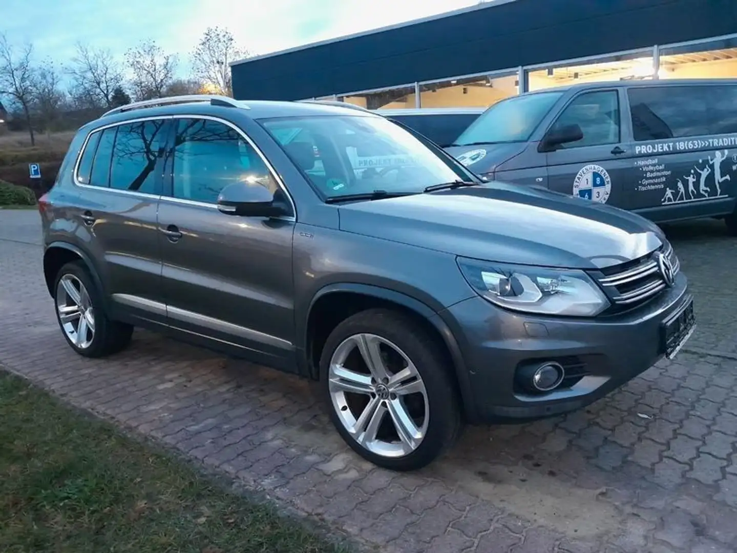 Volkswagen Tiguan Lounge/Dynaudio/AHK/Allrad/Standheizung/ Gris - 1