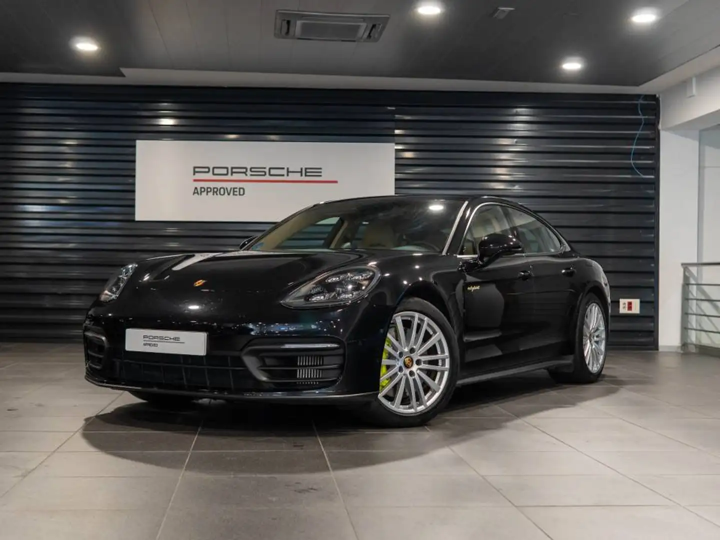 Porsche Panamera 4 e-Hybrid Noir - 1