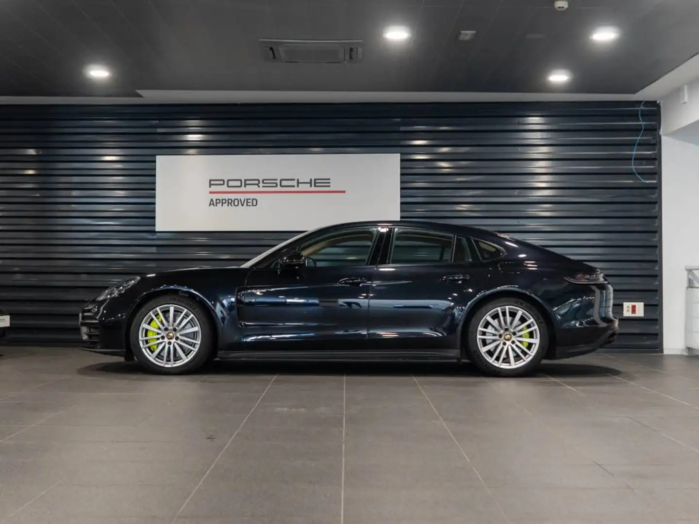 Porsche Panamera 4 e-Hybrid Noir - 2