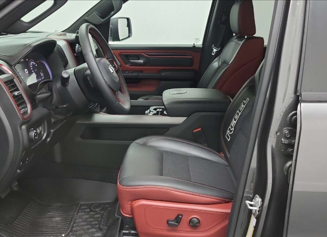 2026 RAM 1500 Rebel 4x4 Crew Cab, REBEL LEVEL 2 EQUIPMENT, BED U — photo 1