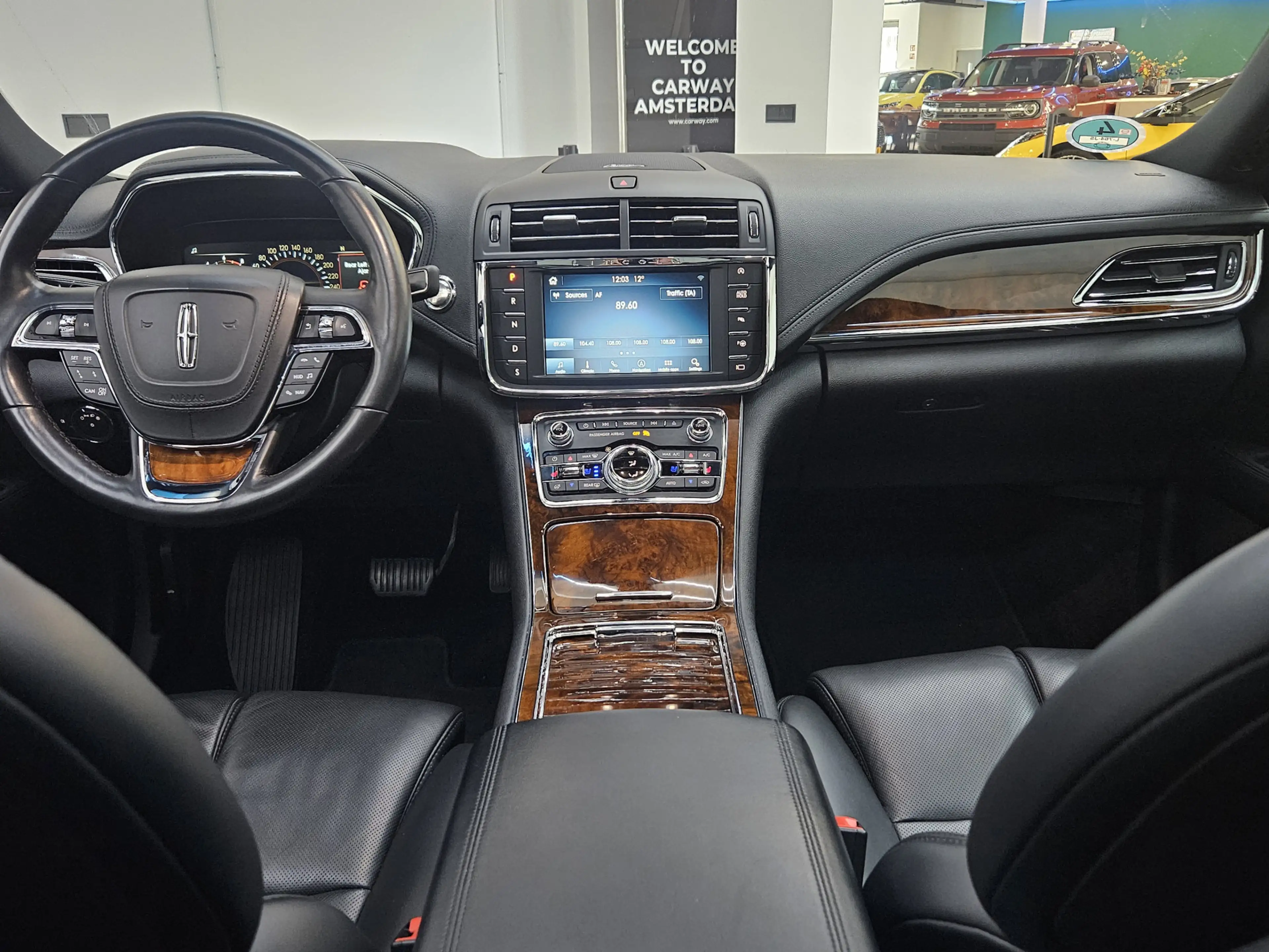Lincoln Continental Reserve Massage Softclose HUD ACC — photo 14