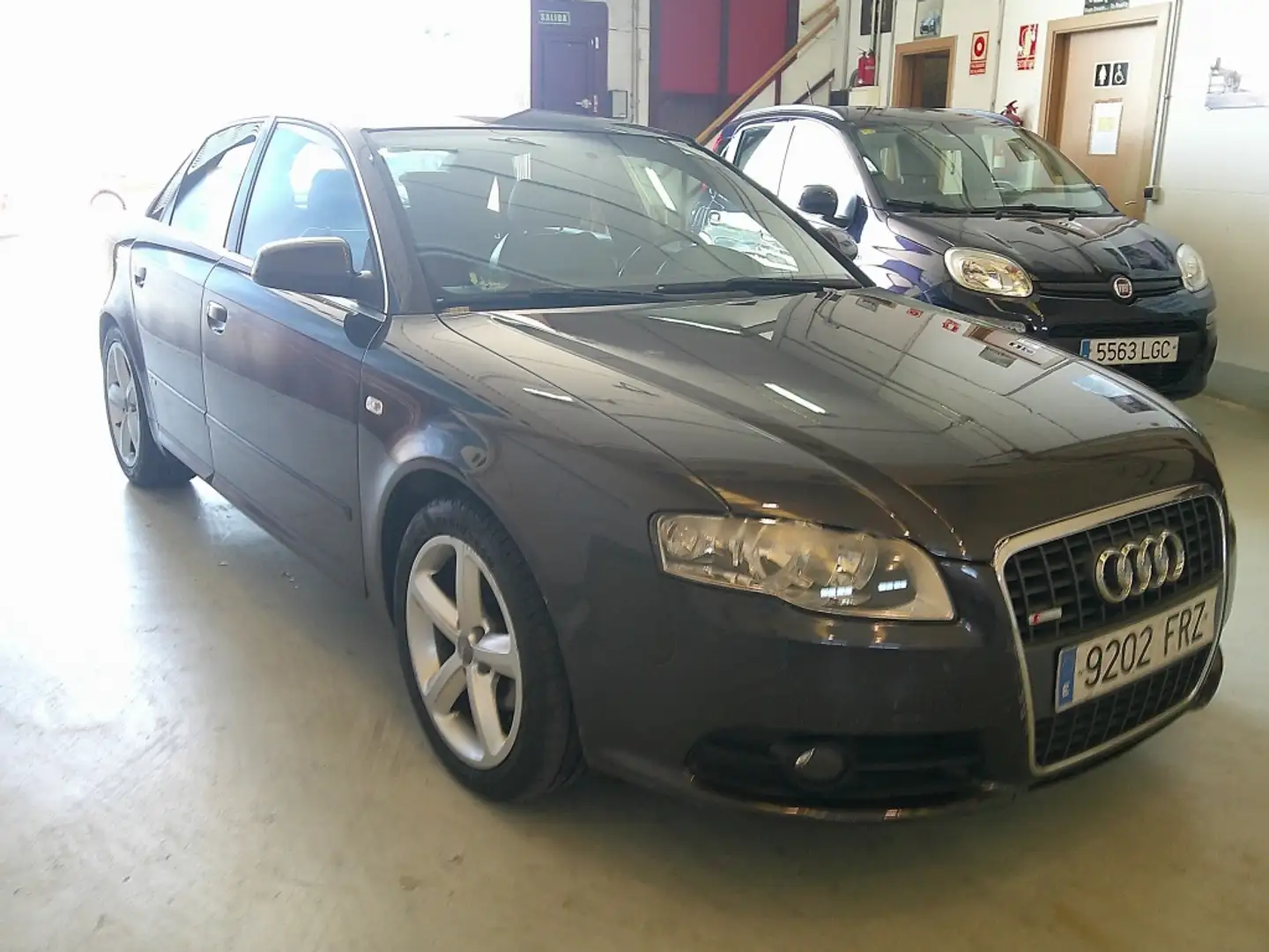 Audi A4 1.9TDI Gris - 2
