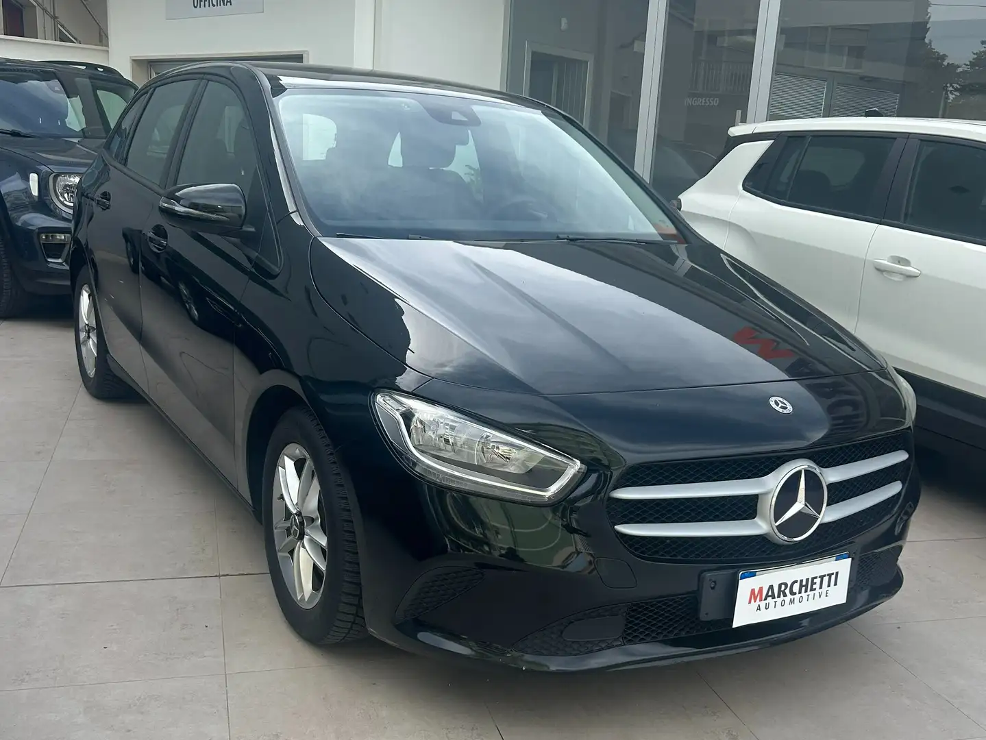 Mercedes-Benz B 200 B 200 d Executive auto Zwart - 2
