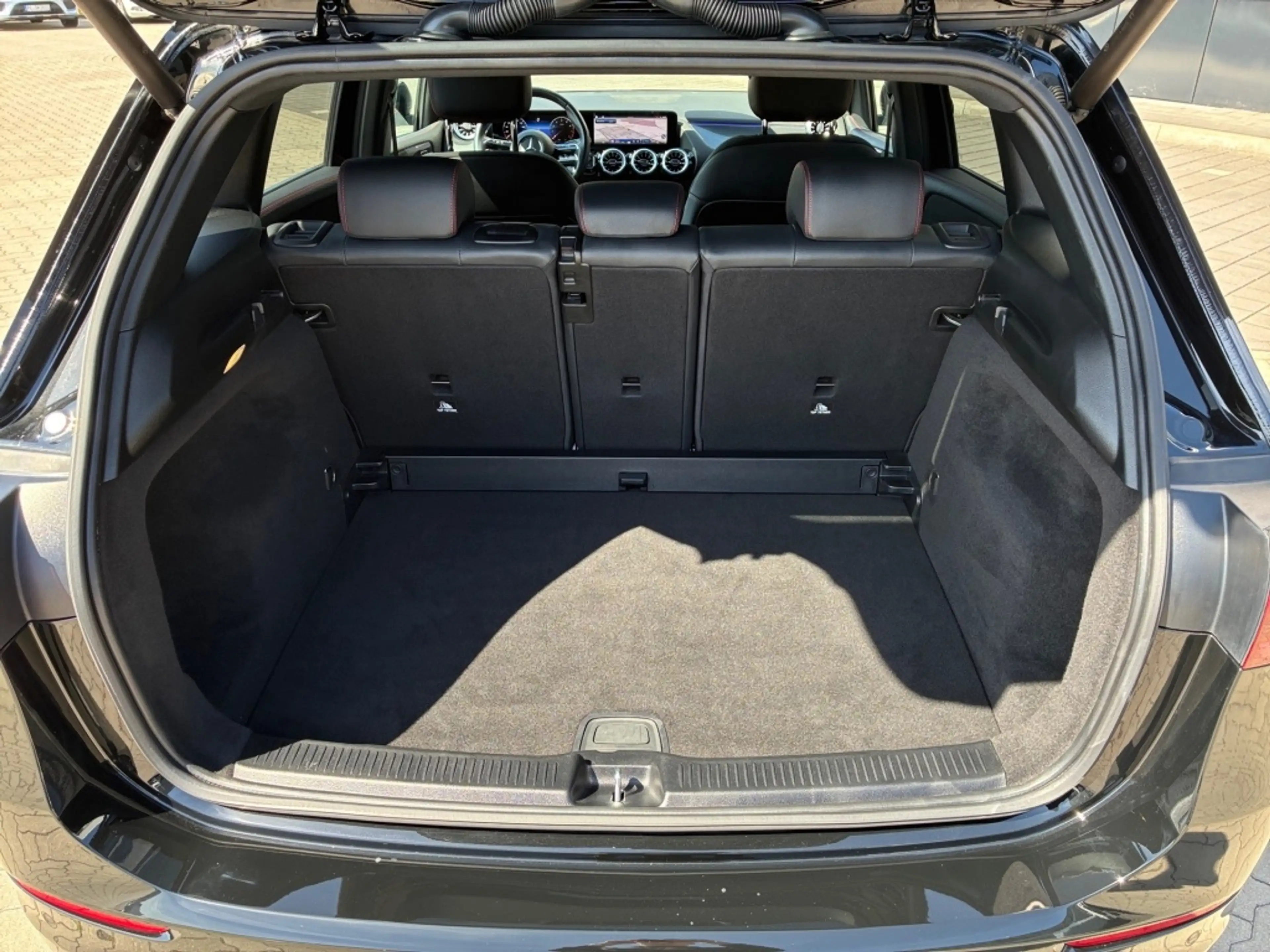 Mercedes-Benz B 200 +AMG+MBUX+KAMERA+AHK+NAVI+Ambiente+AUT+SHZ — photo 9