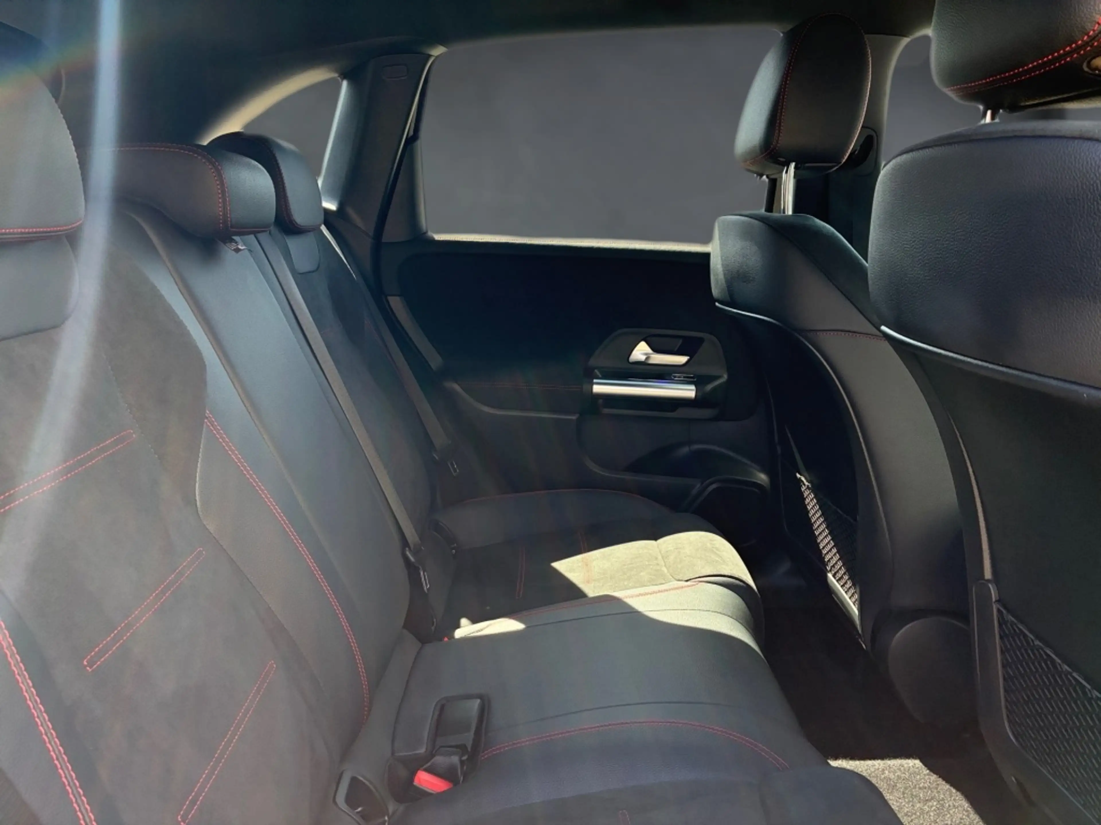 Mercedes-Benz B 200 +AMG+MBUX+KAMERA+AHK+NAVI+Ambiente+AUT+SHZ — photo 13
