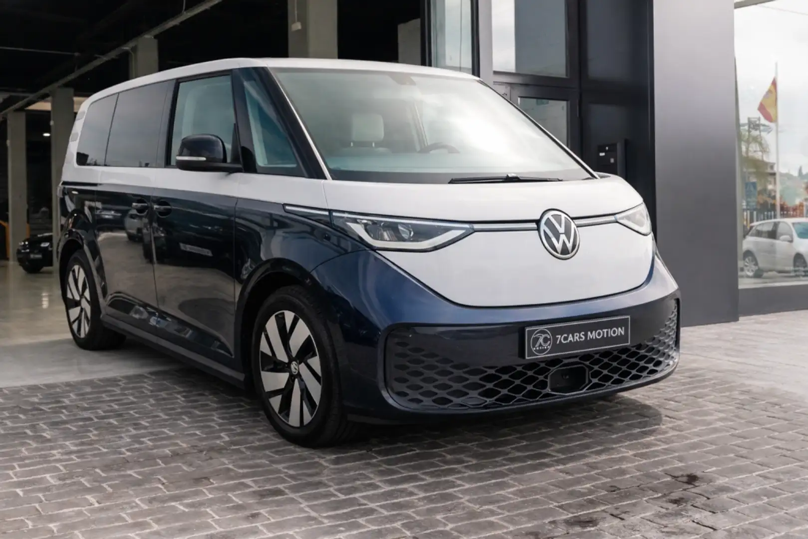 Volkswagen ID. Buzz Pro 150KW 77Kwh Azul - 1