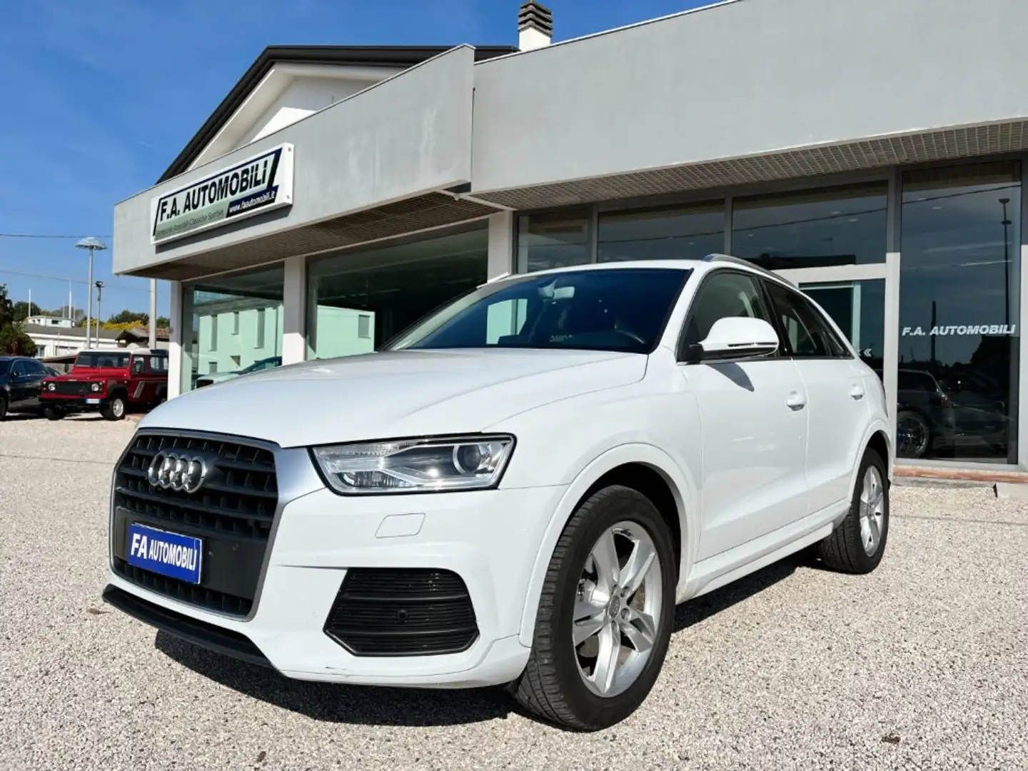 Audi Q3 2.0 TDI 150 CV Sport Blanc - 2