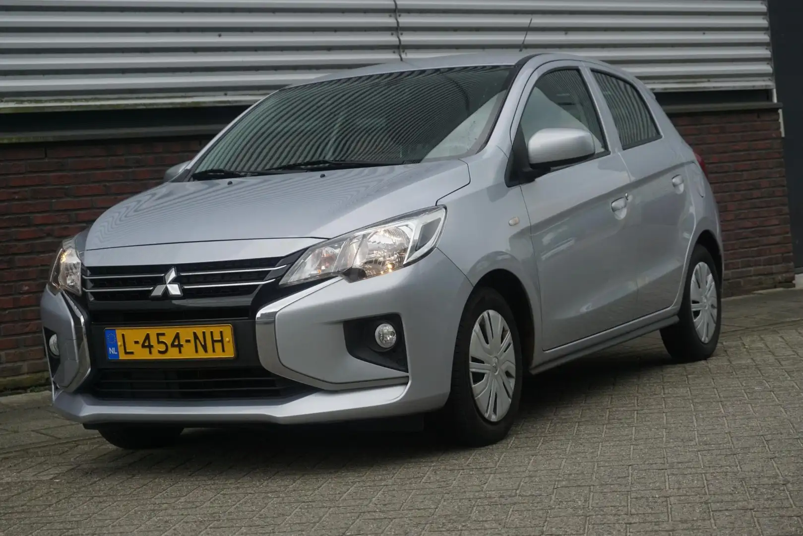 Mitsubishi Space Star 1.2 Cool+/AppleCarPlay Navigatie/Airco/Nette Auto Gris - 1