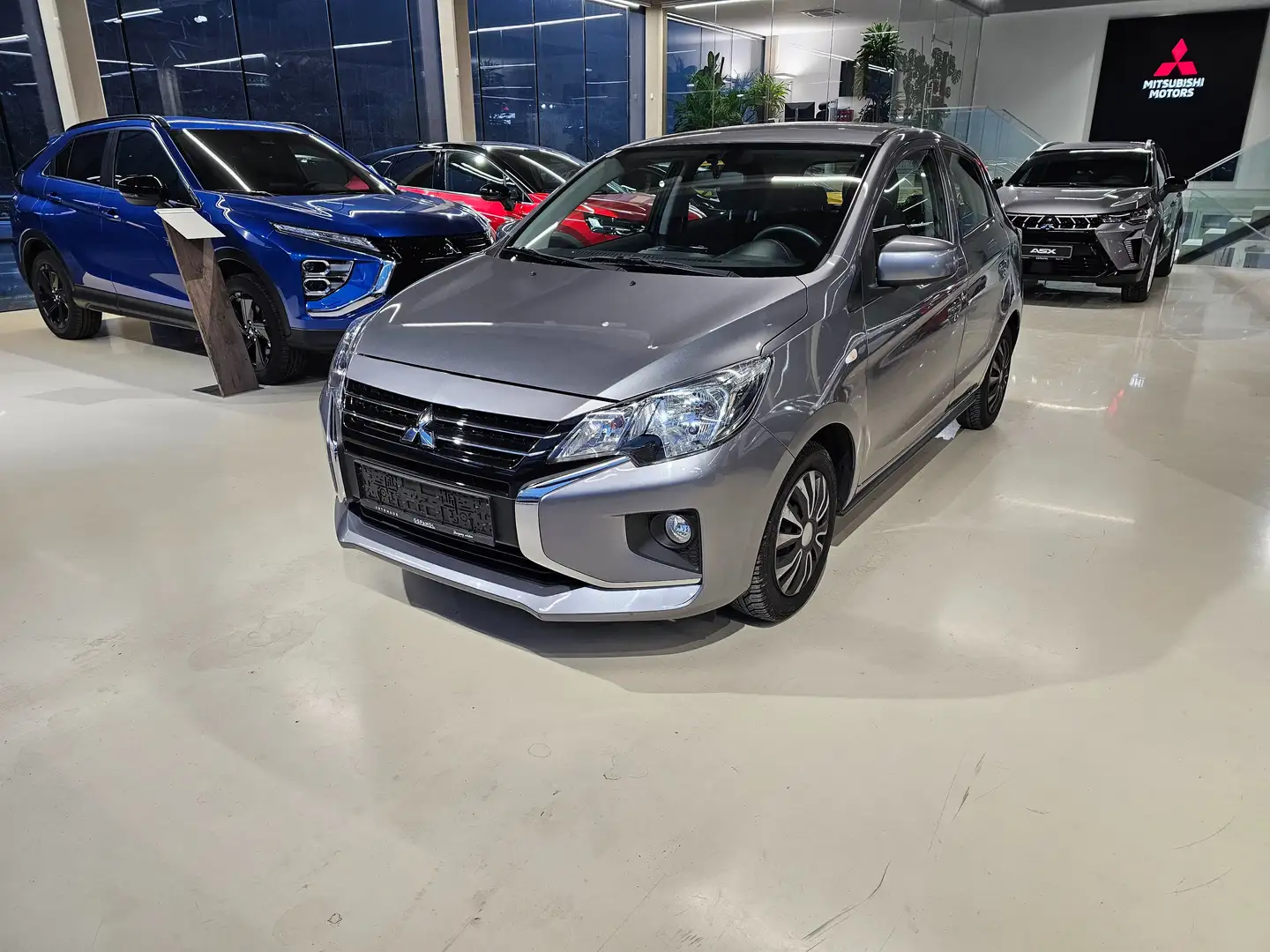 Mitsubishi Space Star Space Star 1,2 MIVEC Grau - 1