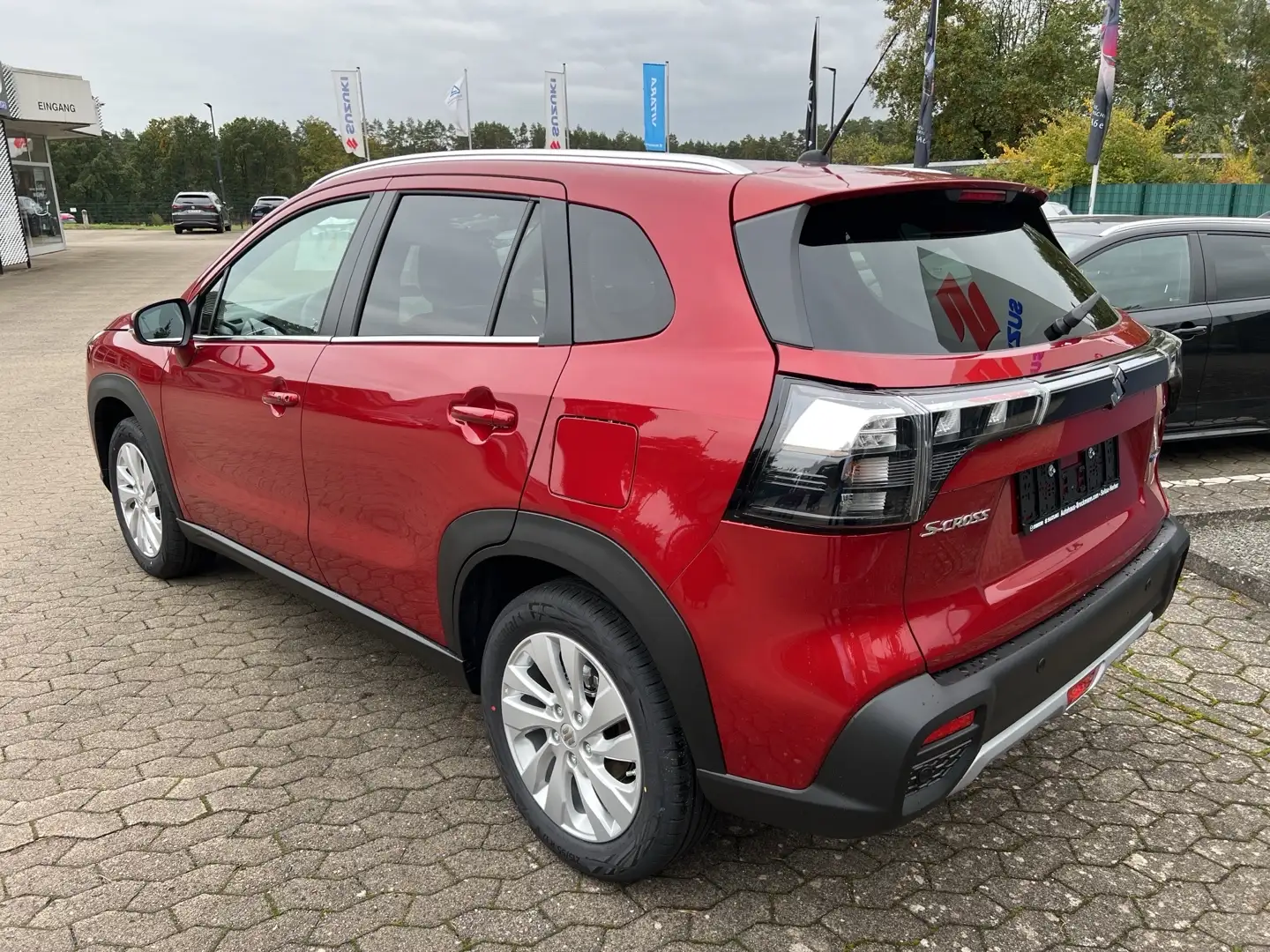 Suzuki S-Cross 1.4 110 PS BOOSTERJET Comfort Automatik Rot - 2