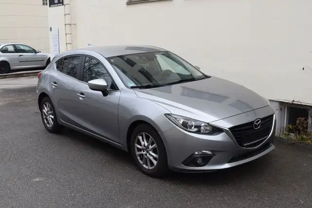 Mazda 3 Lim. 2.2D~Center-Line~Automatik~Navi~SH~2.Hd