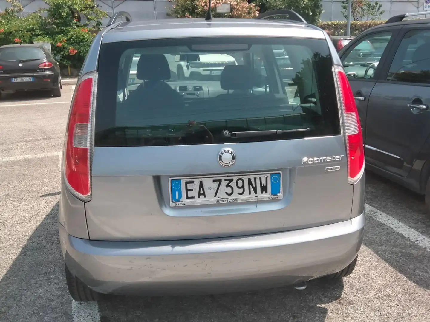 Skoda Roomster Roomster 2010 1.6 tdi cr Comfort 90cv Šedá - 2