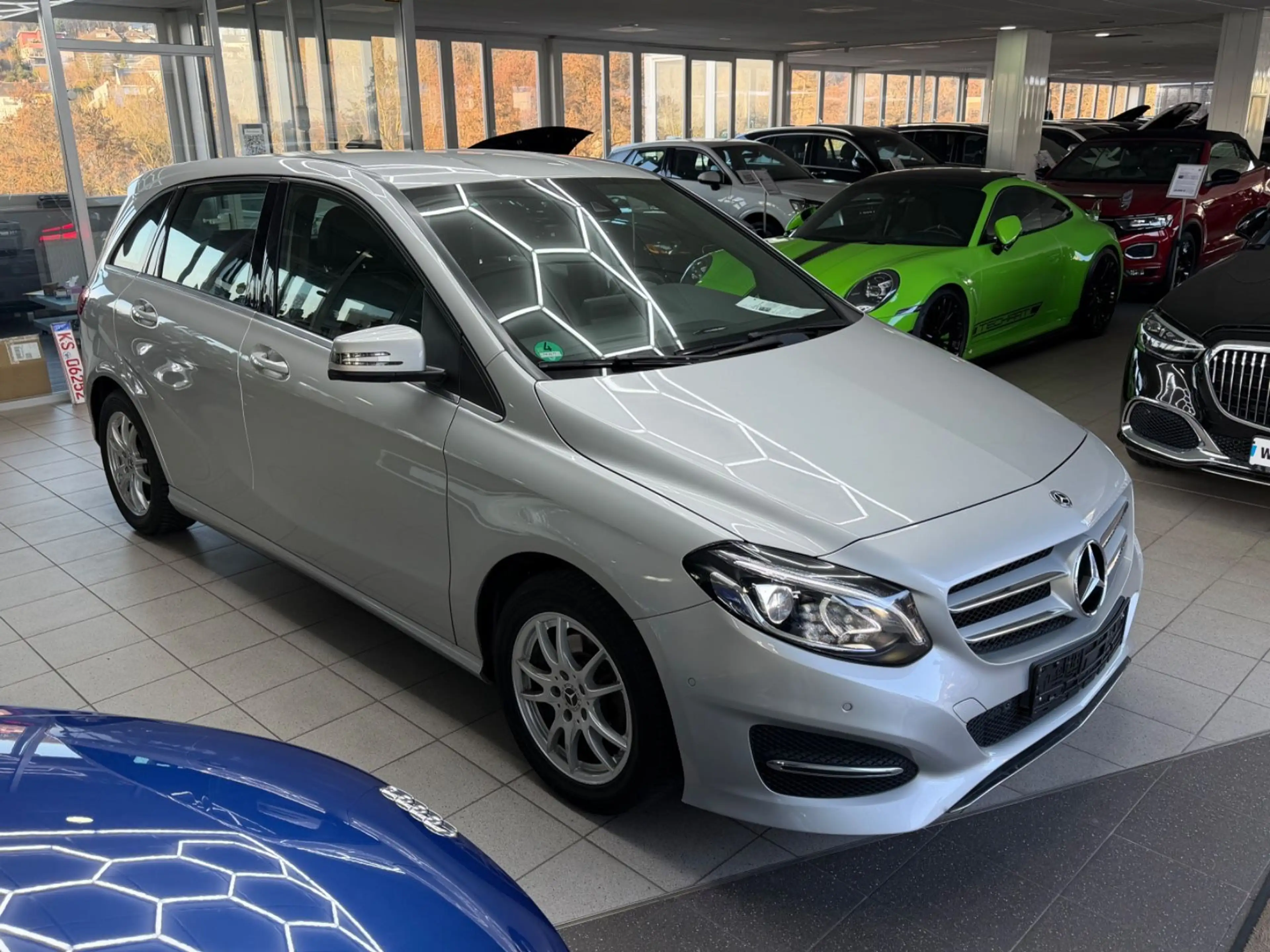 Mercedes-Benz B 200 d Urban Style Edition Automatik Navi KeyGo — photo 3