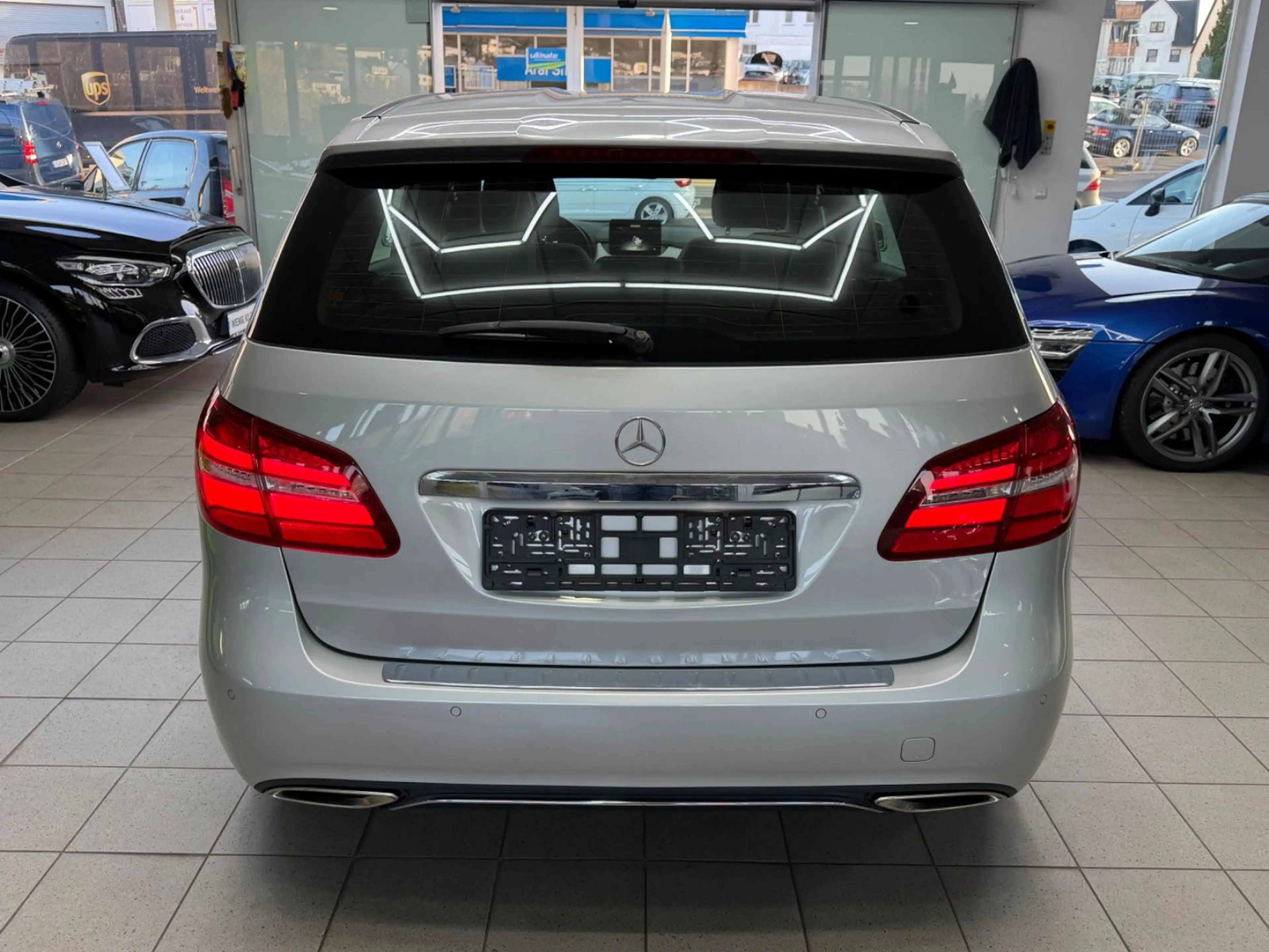 Mercedes-Benz B 200 d Urban Style Edition Automatik Navi KeyGo — photo 7