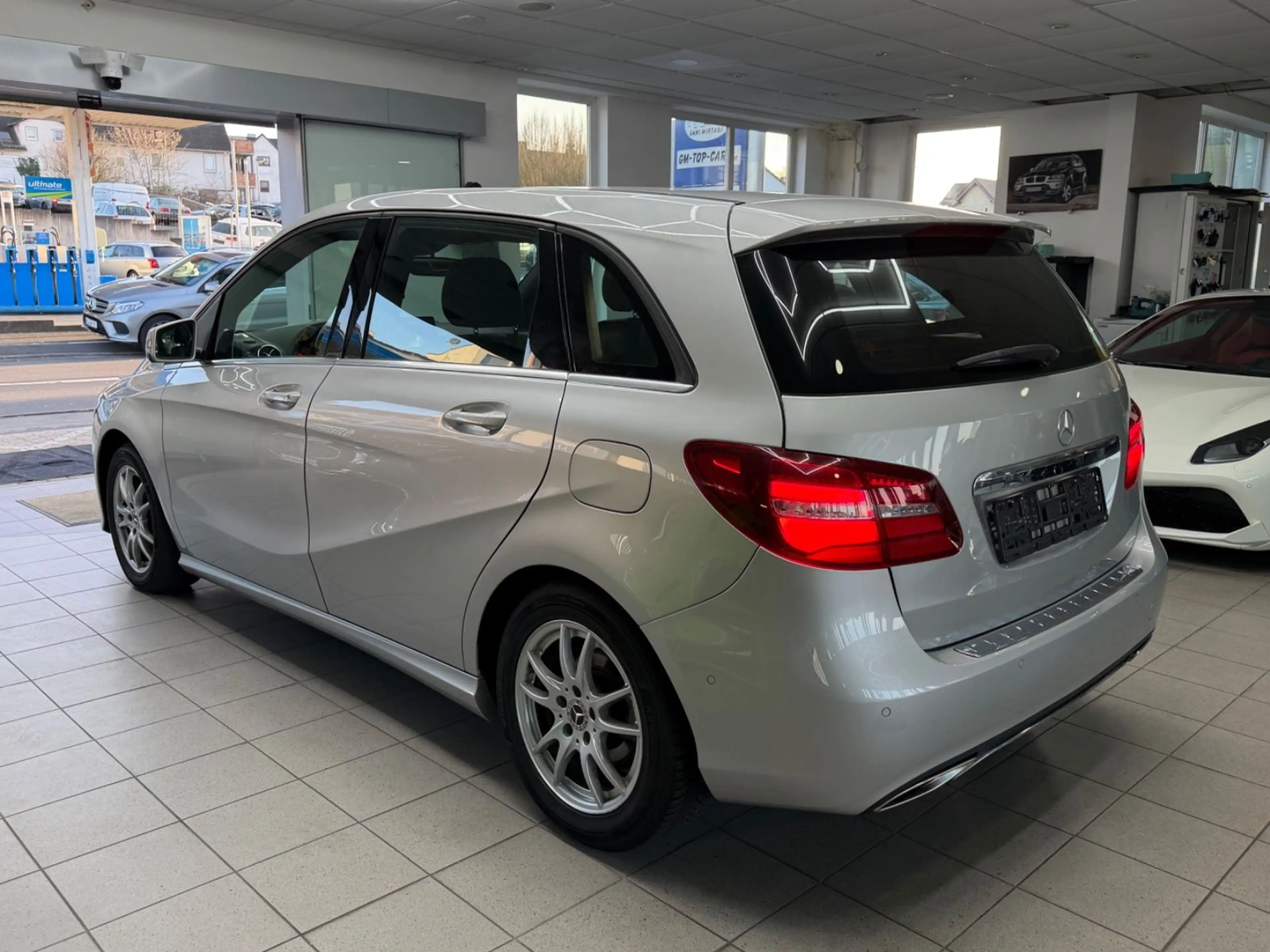Mercedes-Benz B 200 d Urban Style Edition Automatik Navi KeyGo — photo 8