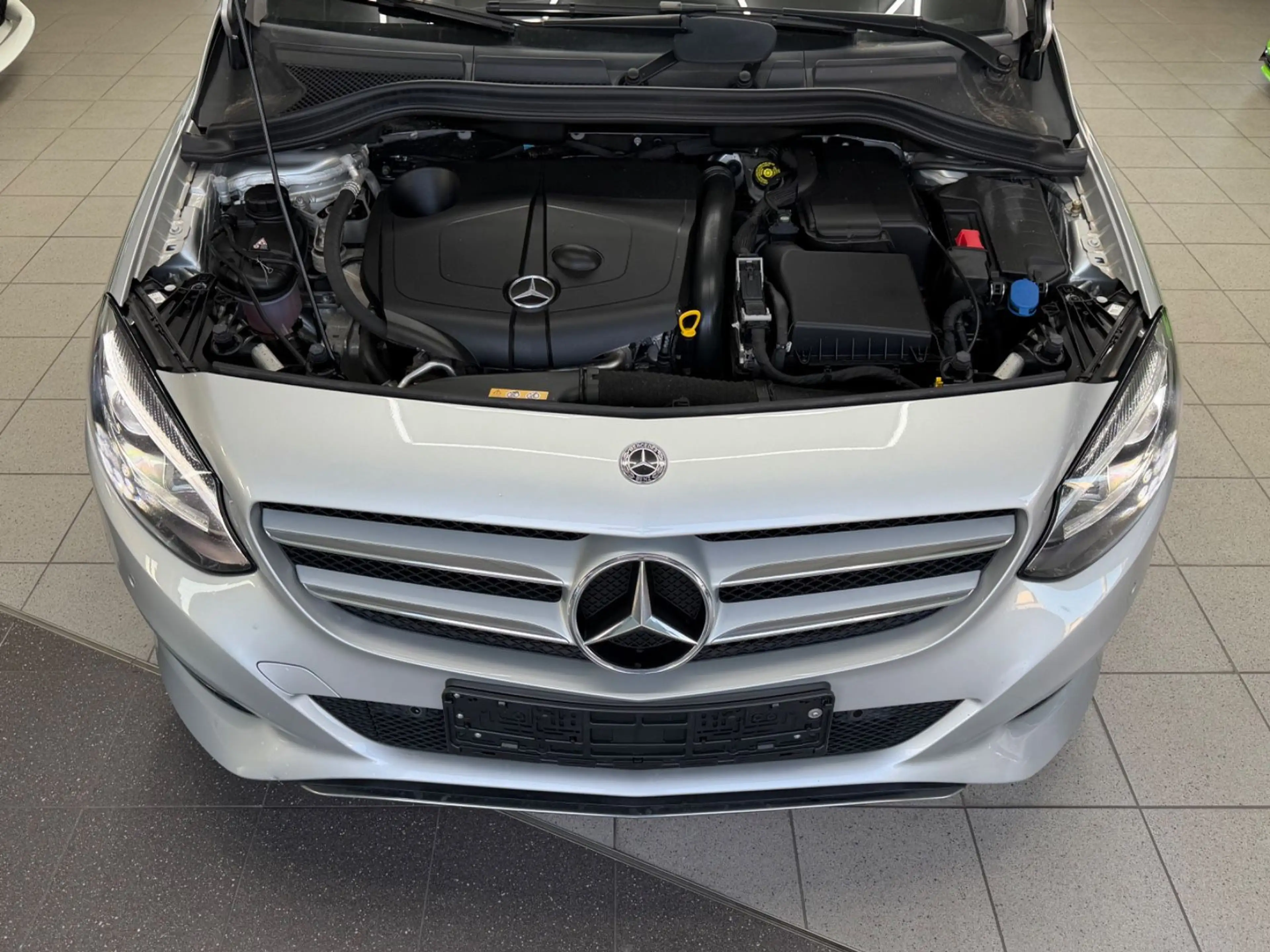 Mercedes-Benz B 200 d Urban Style Edition Automatik Navi KeyGo — photo 4