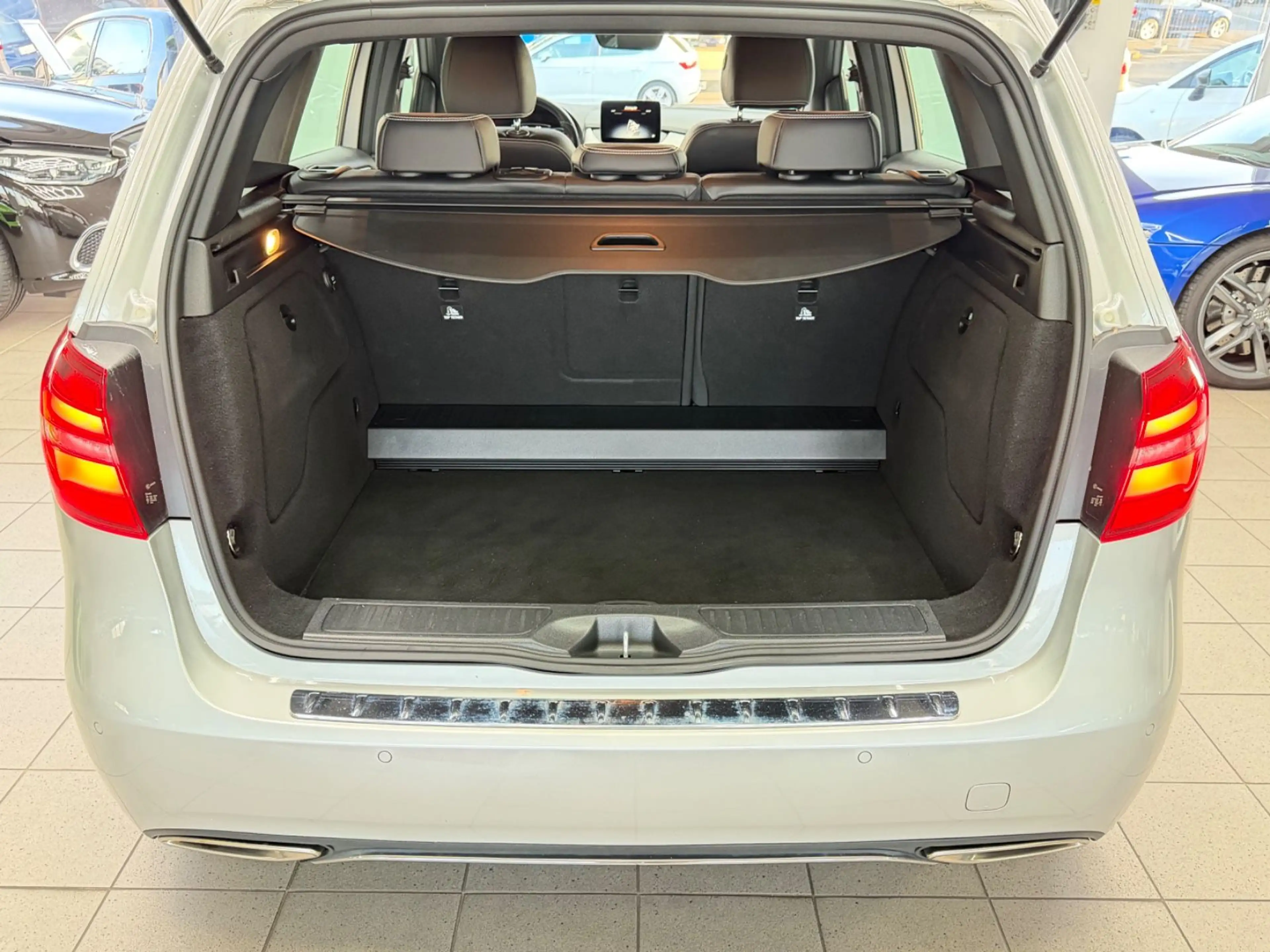 Mercedes-Benz B 200 d Urban Style Edition Automatik Navi KeyGo — photo 10