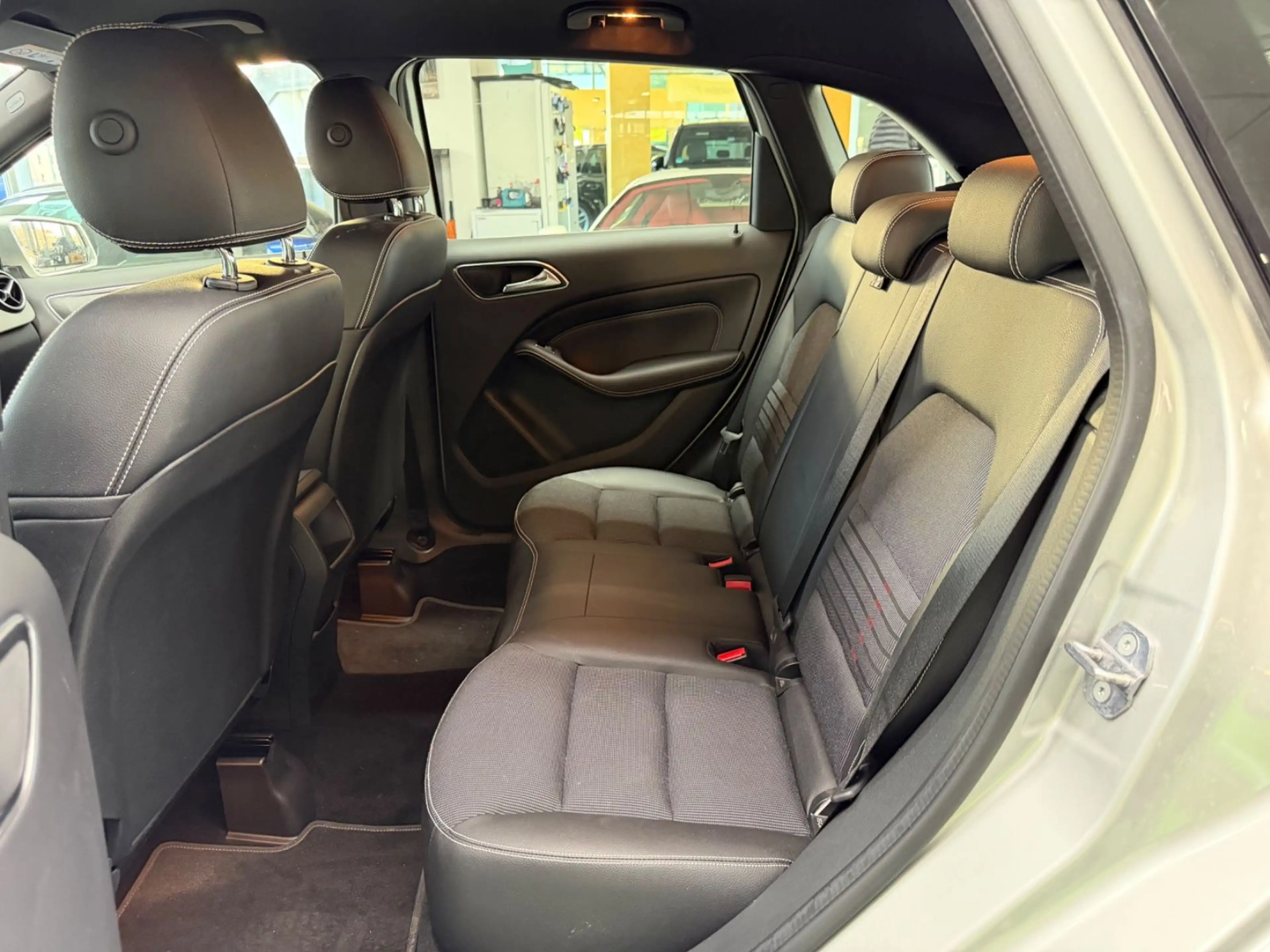 Mercedes-Benz B 200 d Urban Style Edition Automatik Navi KeyGo — photo 15