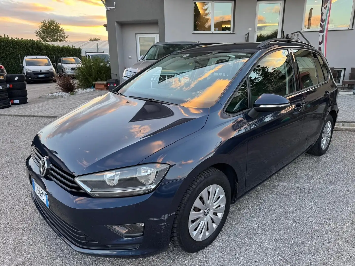 Volkswagen Golf Sportsvan Golf Sportsvan 1.2 TSI Trendline BlueMotion Techno Blauw - 1