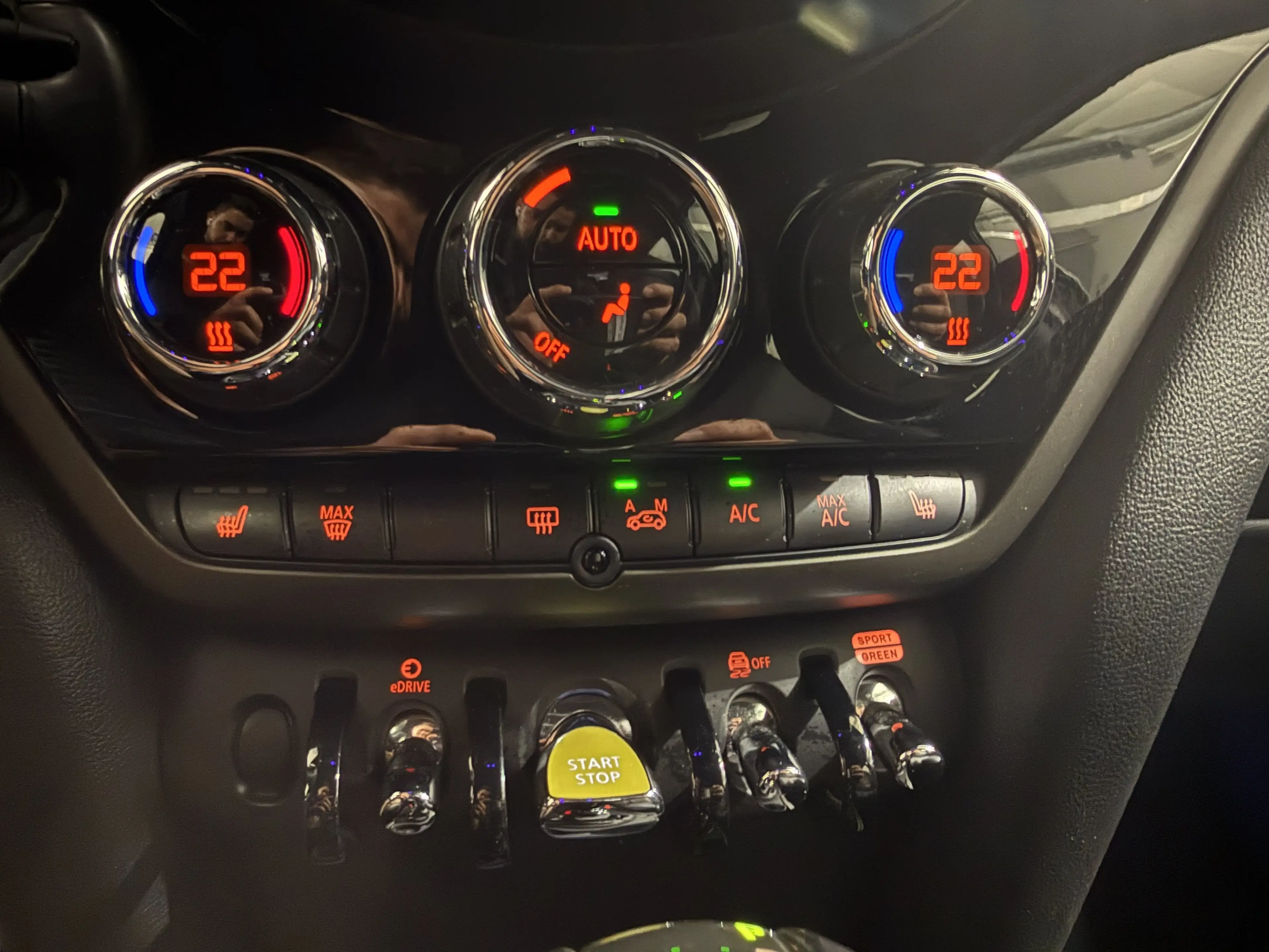 MINI Cooper SE Countryman Cooper SE ALL4 Countryman Navi RFK Sportsitz DAB — photo 25