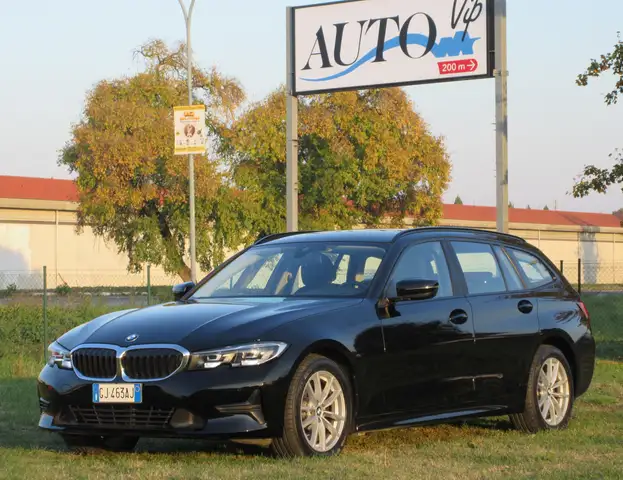 BMW 316 316d Touring mhev 48V auto