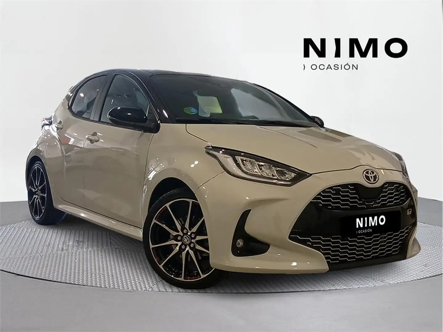 Toyota Yaris 120H 1.5 GR Sport - 1