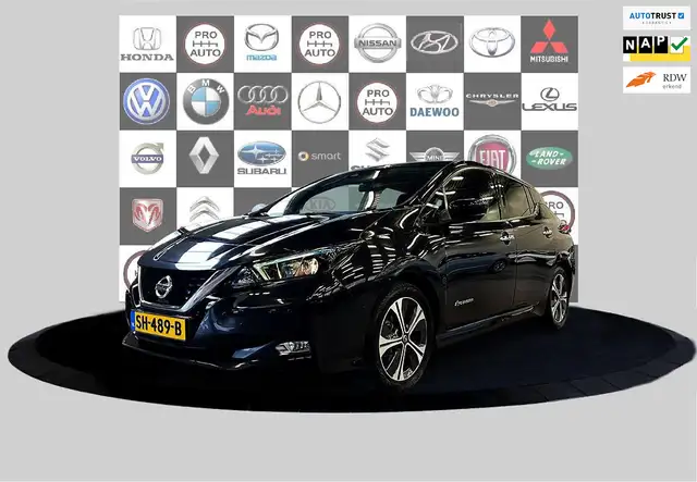 Nissan Leaf 2.ZERO EDITION 40 kWh Carplay_3d Cam_Stuur en stoe