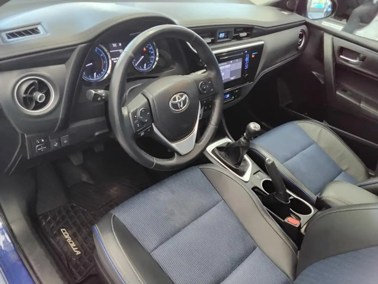 Toyota Corolla снимка Toyota Corolla