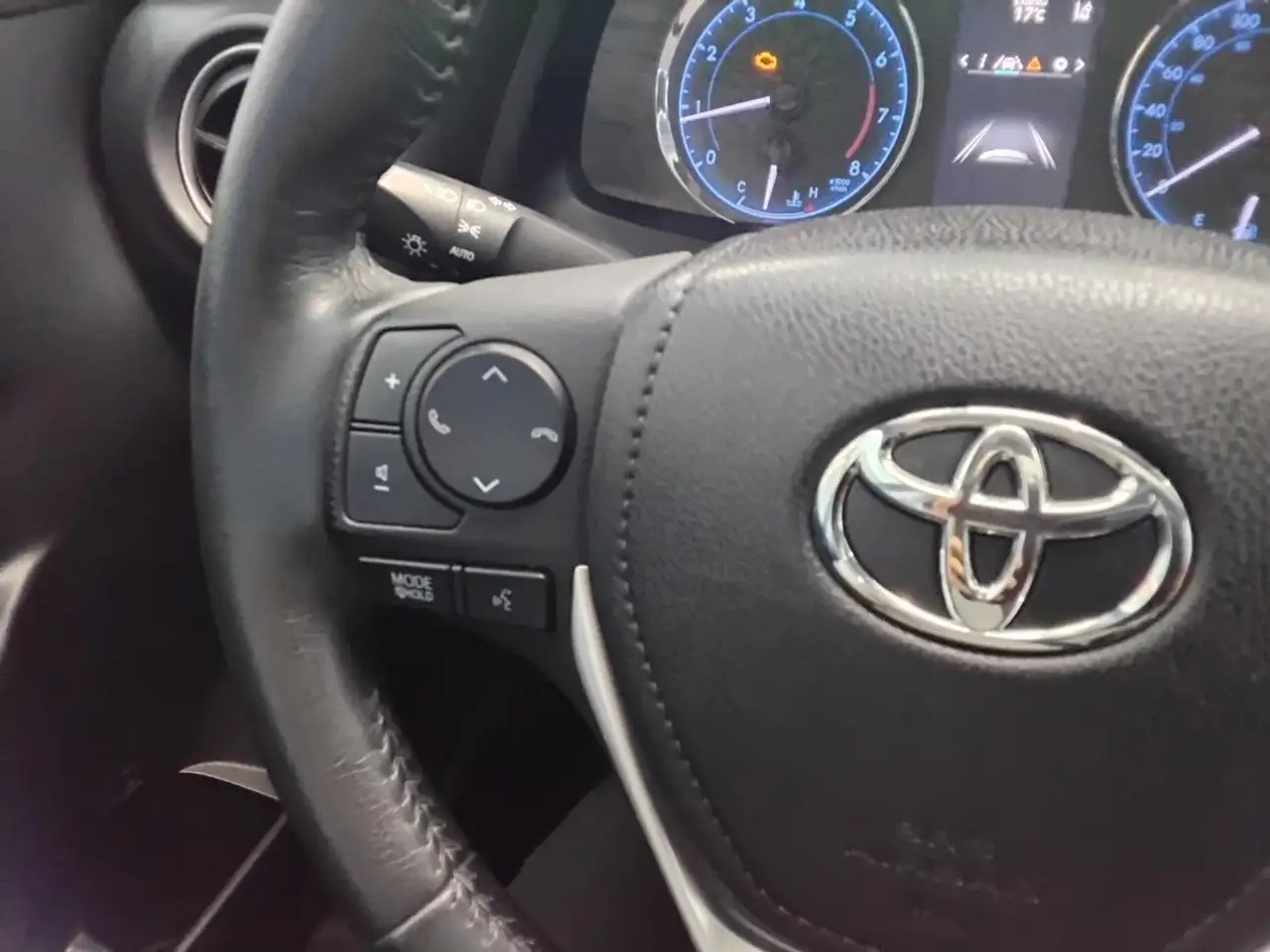 Toyota Corolla снимка Toyota Corolla