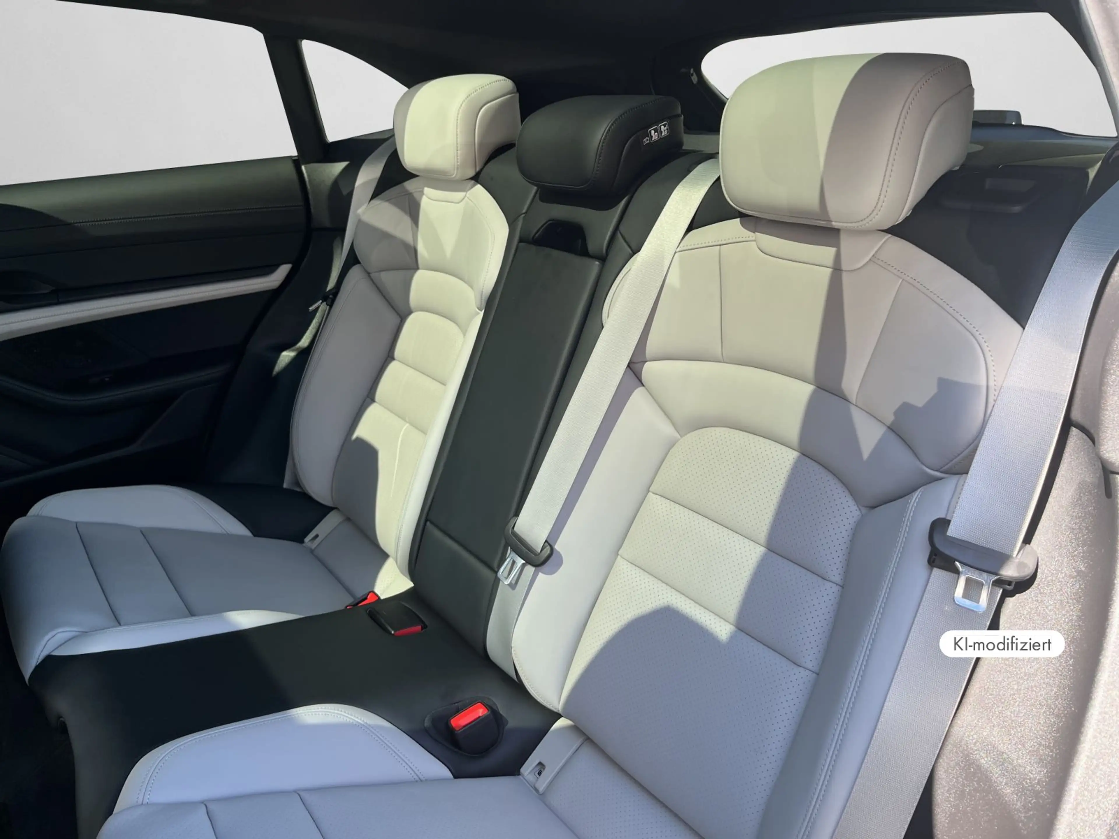 Porsche Taycan 4S Sport Turismo — photo 11