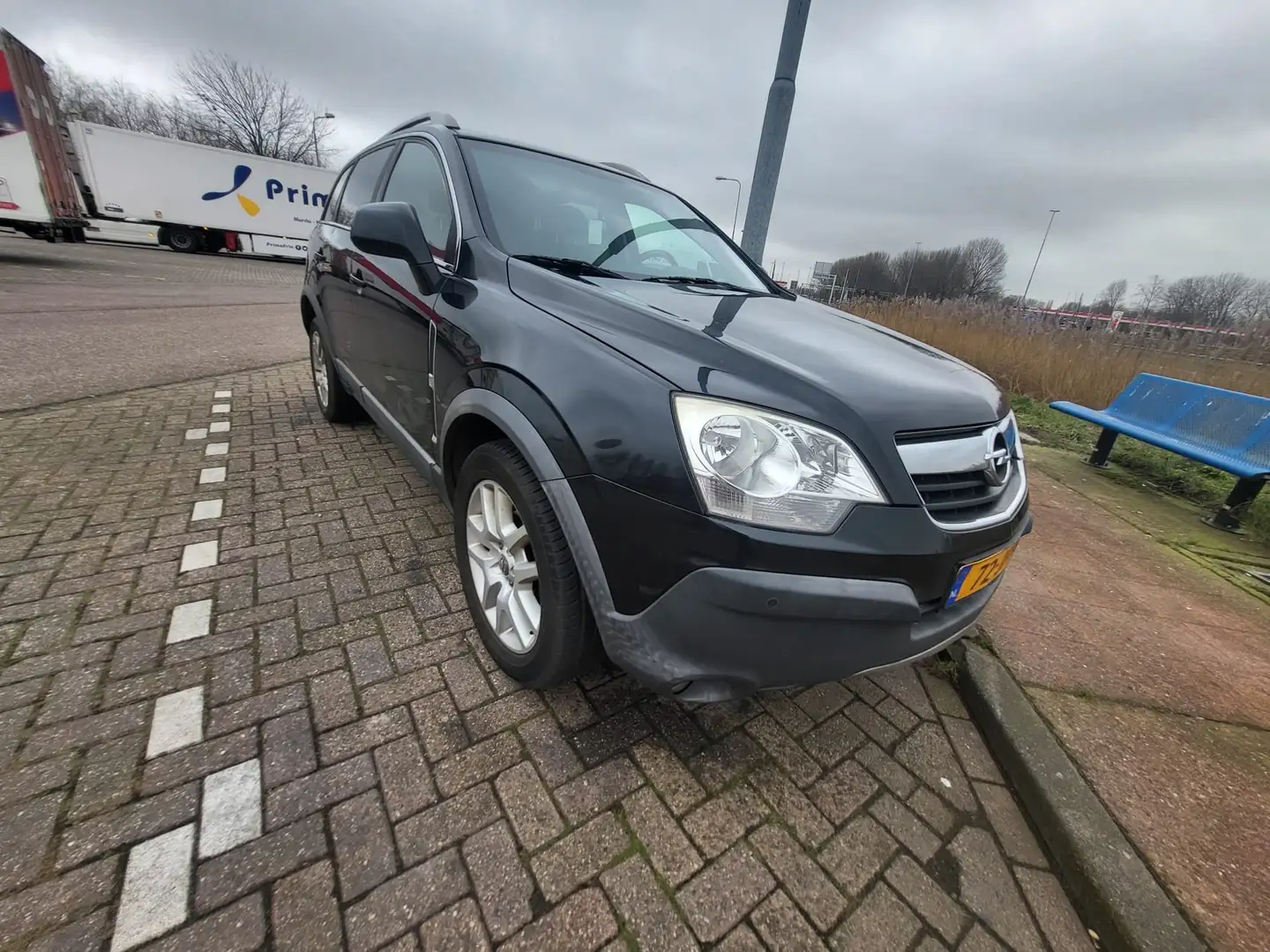 Opel Antara 2.4-16V Cosmo crna - 1