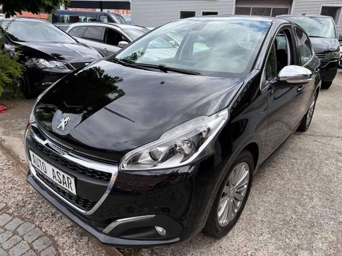 Peugeot 208 Allure Klima/Panorama/Alu Schwarz - 1