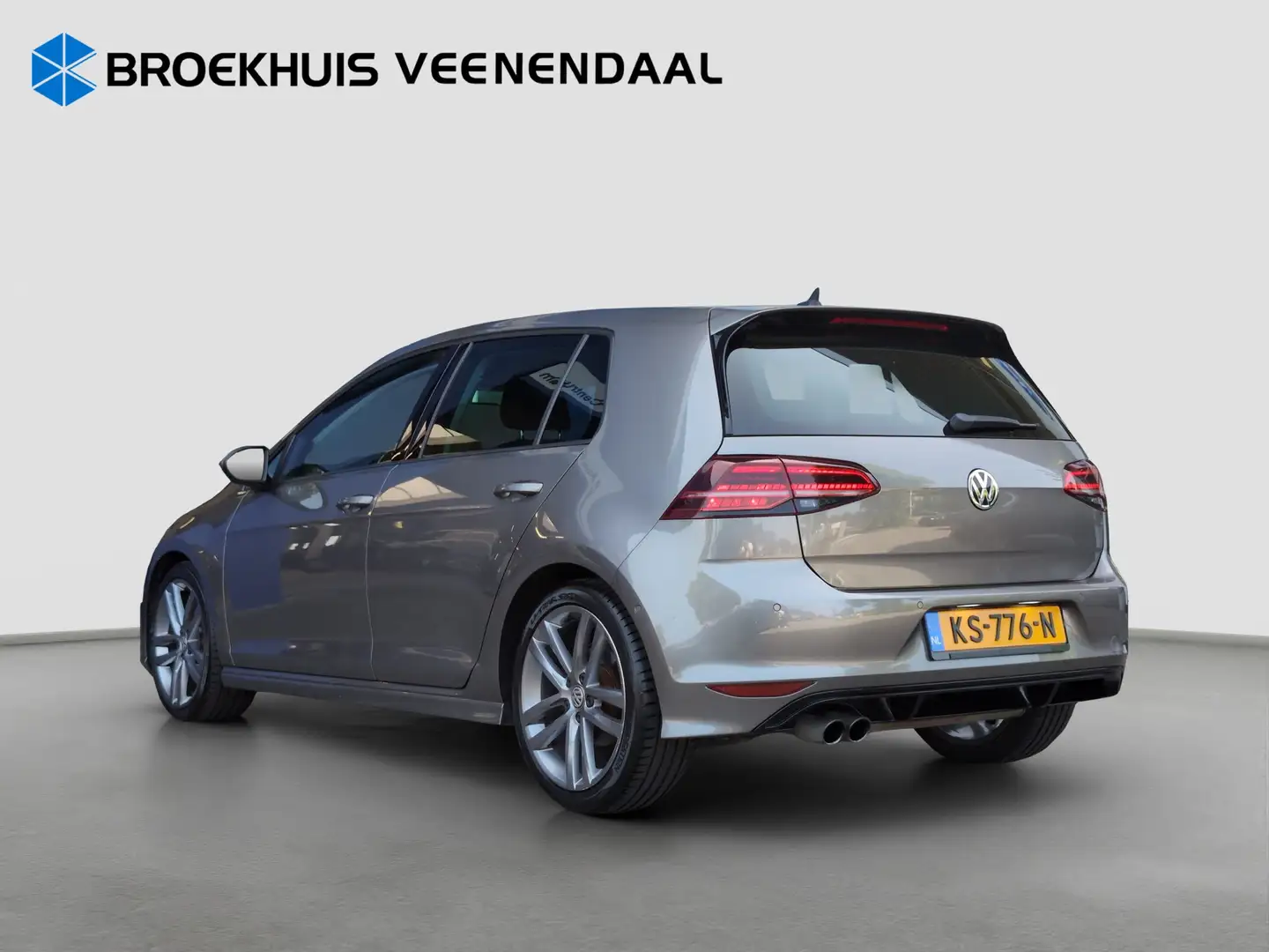 Volkswagen Golf 1.4 TSI R-Line LED | Navigatie | Camera | 18 LMV Grijs - 2