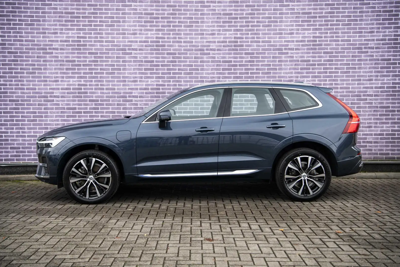 Volvo XC60 T8 Recharge AWD Plus Bright | Long Range | Harman Blauw - 2