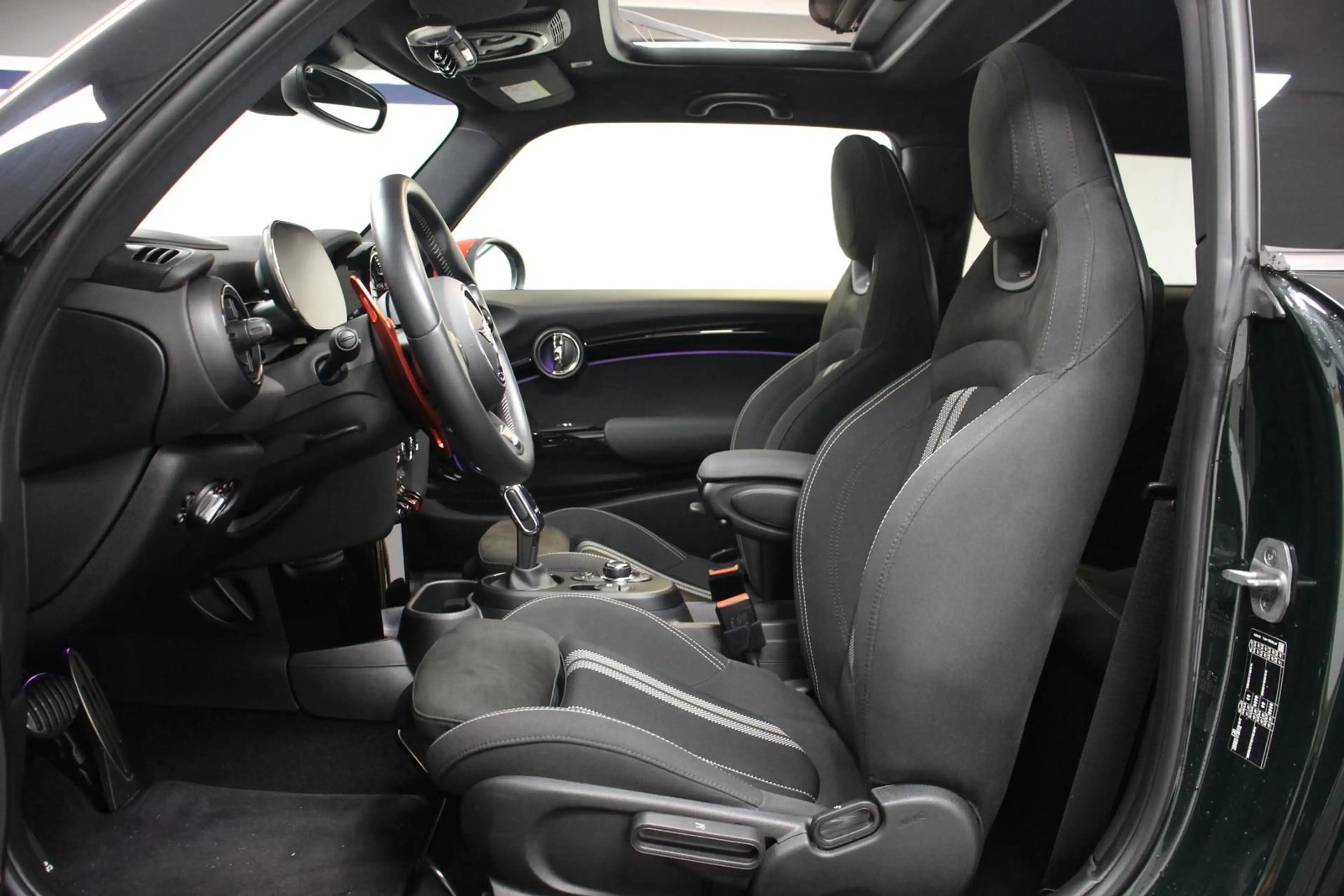 MINI John Cooper Works 2.0 Aut. PANO ACC KAMERA H&K — photo 9