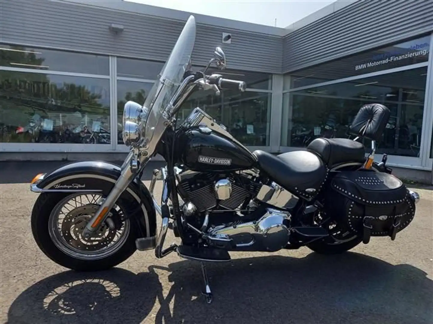 Harley-Davidson Softail Heritage Classic FLSTC Schwarz - 1