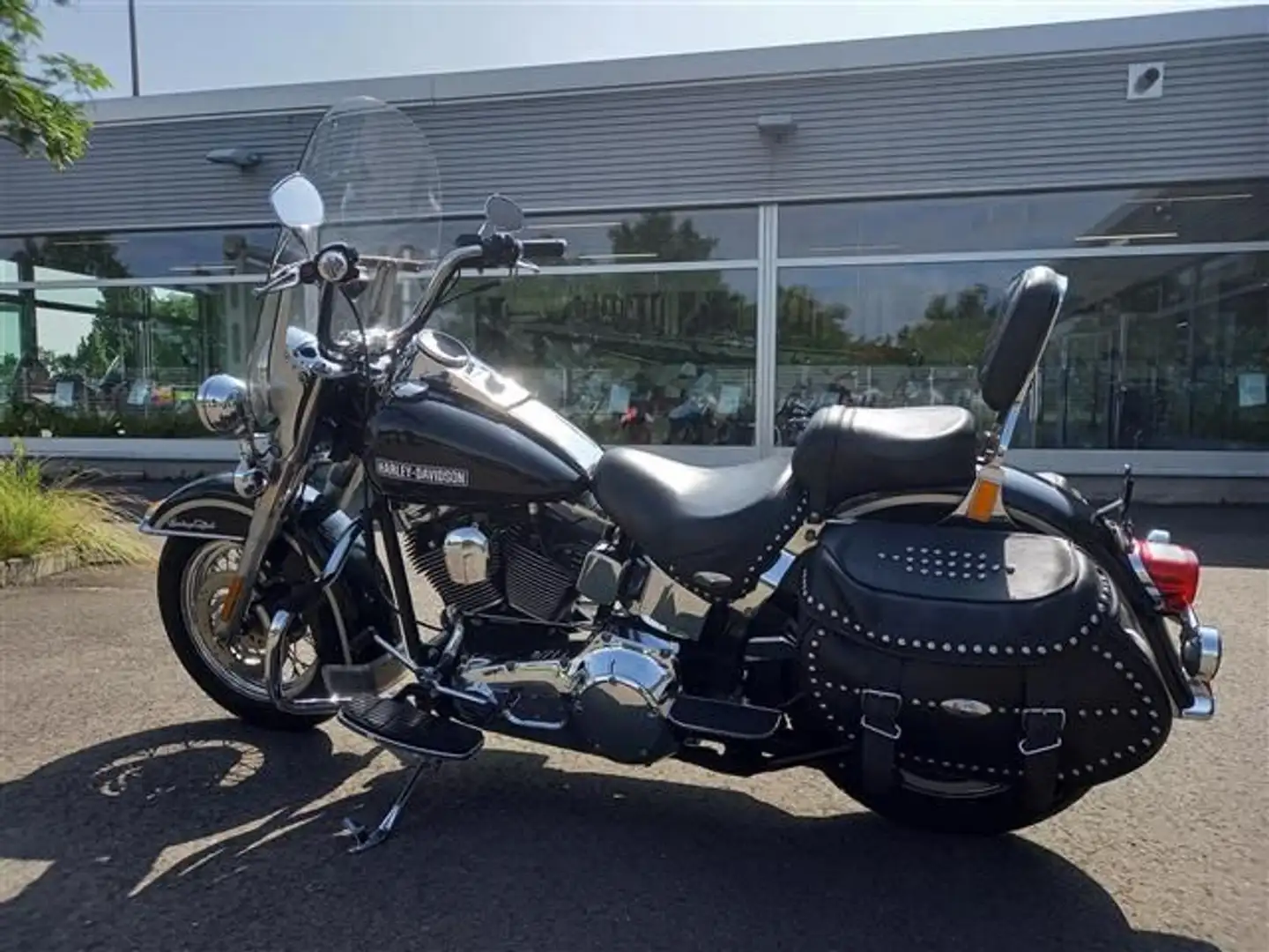 Harley-Davidson Softail Heritage Classic FLSTC Schwarz - 2