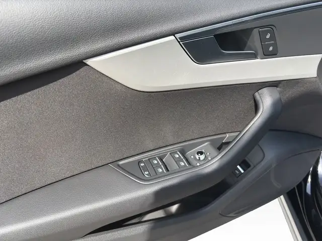 Audi A4 view 12