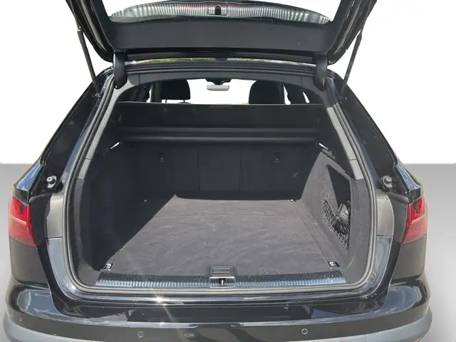 Audi A4 view 9