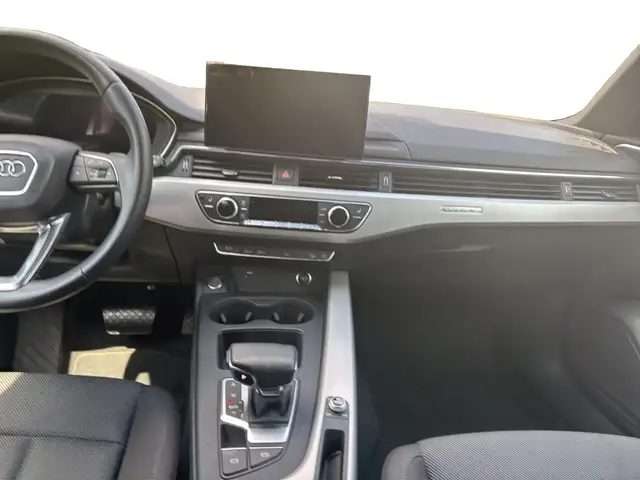 Audi A4 view 15