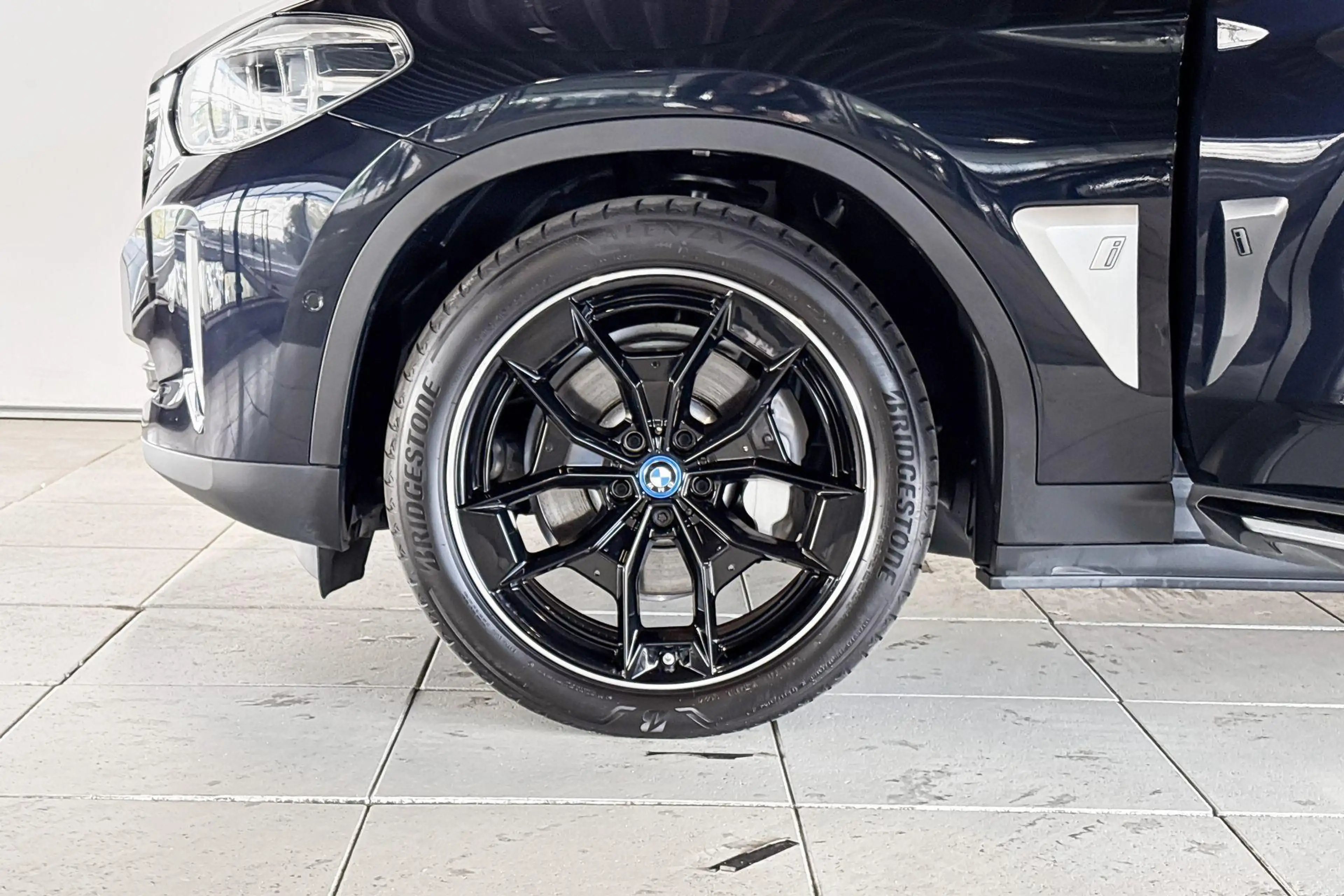 BMW iX3 High Executive 80 kWh — photo 5