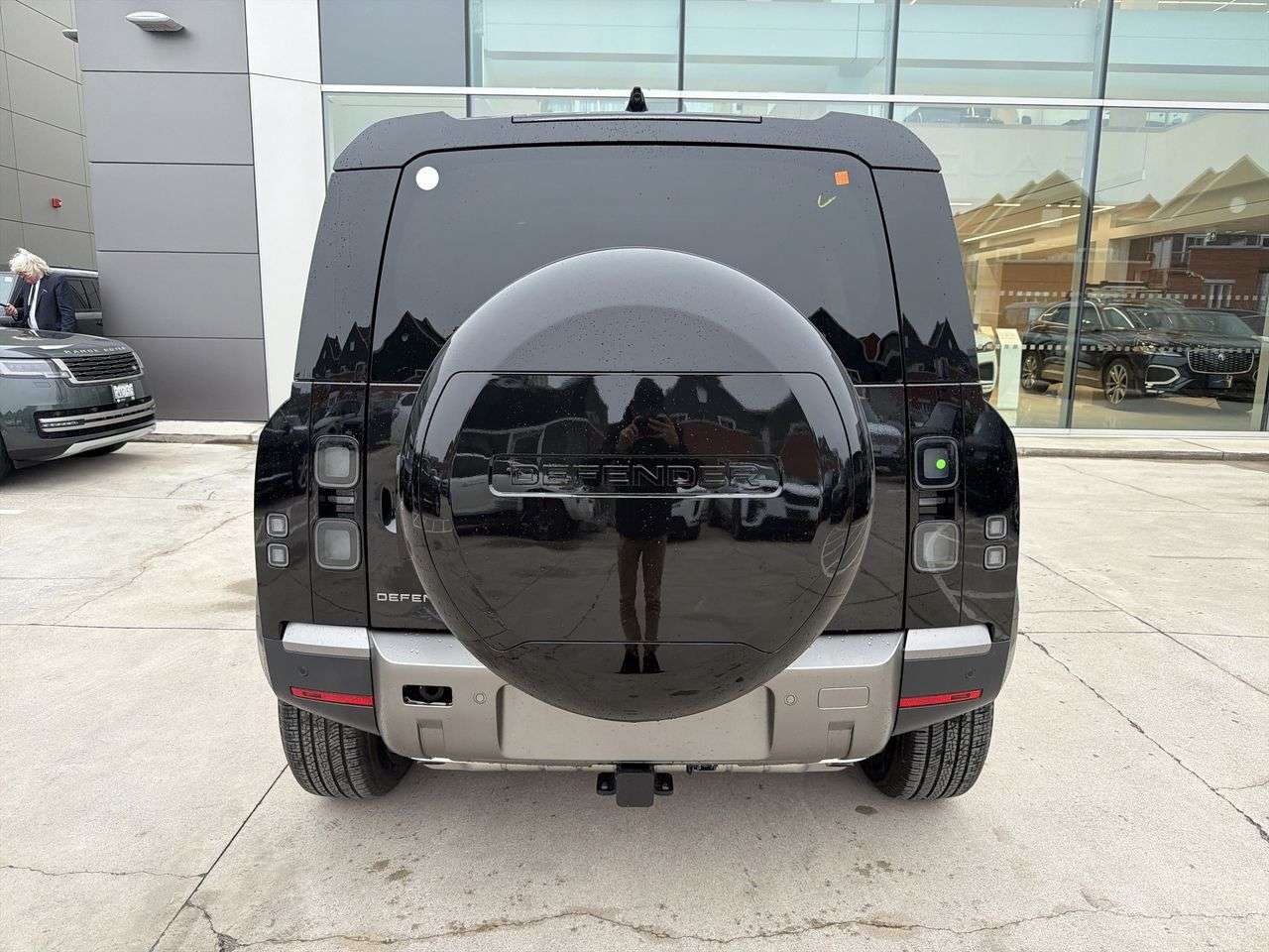 2026 Land Rover Defender 110 P400 S alt 4