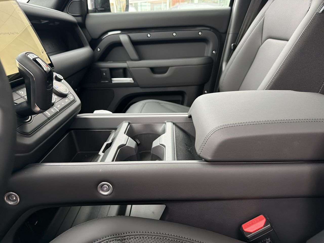 2026 Land Rover Defender 110 P400 S thumb 18