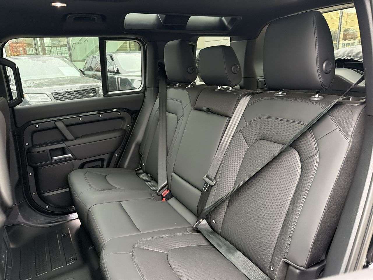 2026 Land Rover Defender 110 P400 S thumb 20