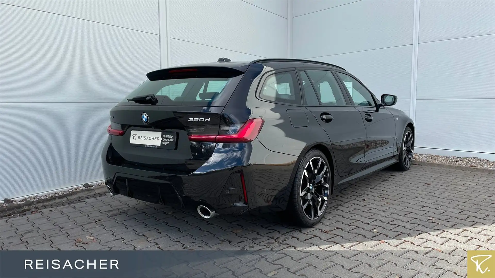 BMW 320 d A xDrive Tou M Sport,AHK,DAPro.HuD Schwarz - 2